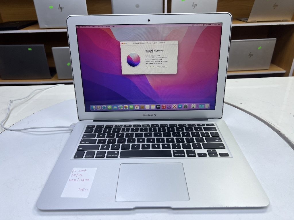 Apple MacBook AIR (2017)