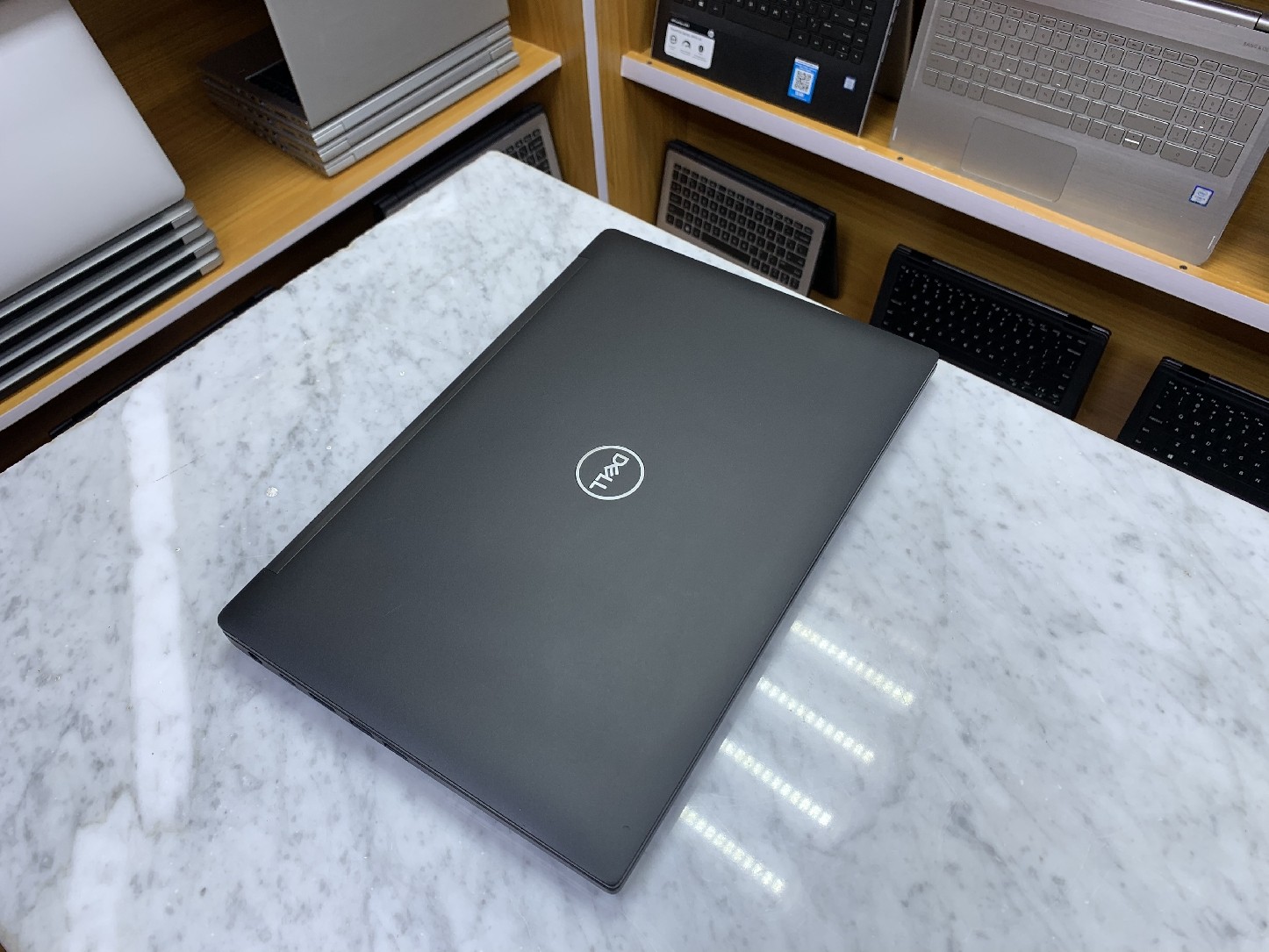DELL Latitude 7490